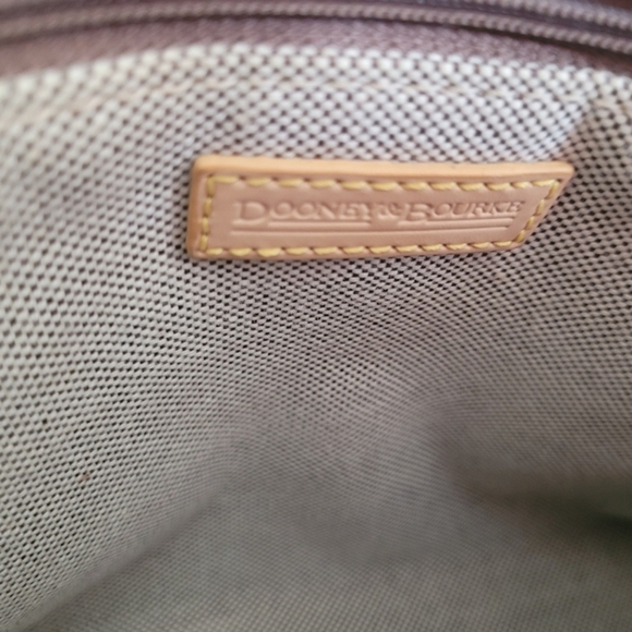 DOONEY & BOURKE SHOULDER BAG. - Picture 10 of 11